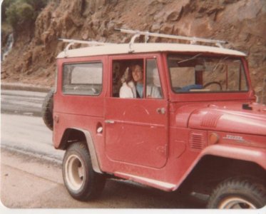 1974 landcruiser.jpg